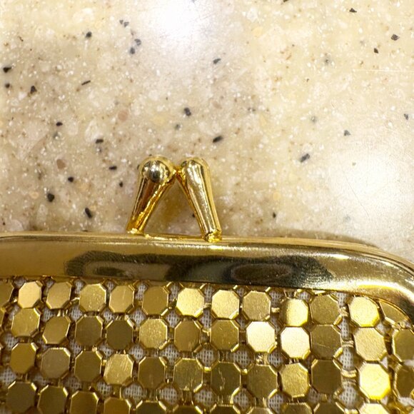 Vintage 1960s Whiting & Davis Gold Mesh Kisslock Case Wallet - Picture 3 of 3